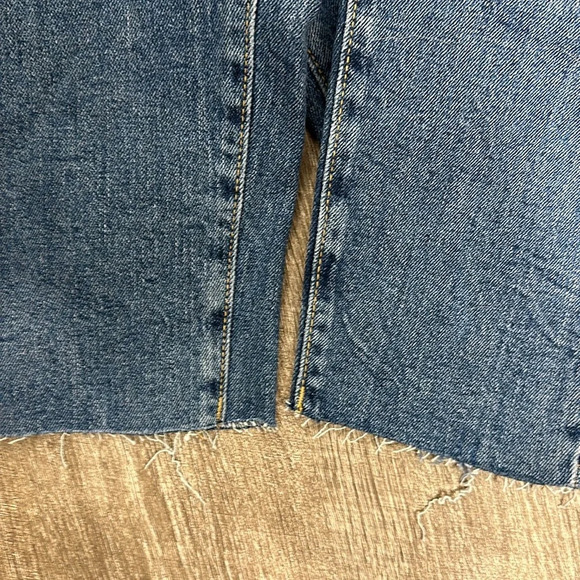 Old‎ navy extra high rise curvy sky high straight  Blue Distressed Women's Jeans - Picture 3 of 4